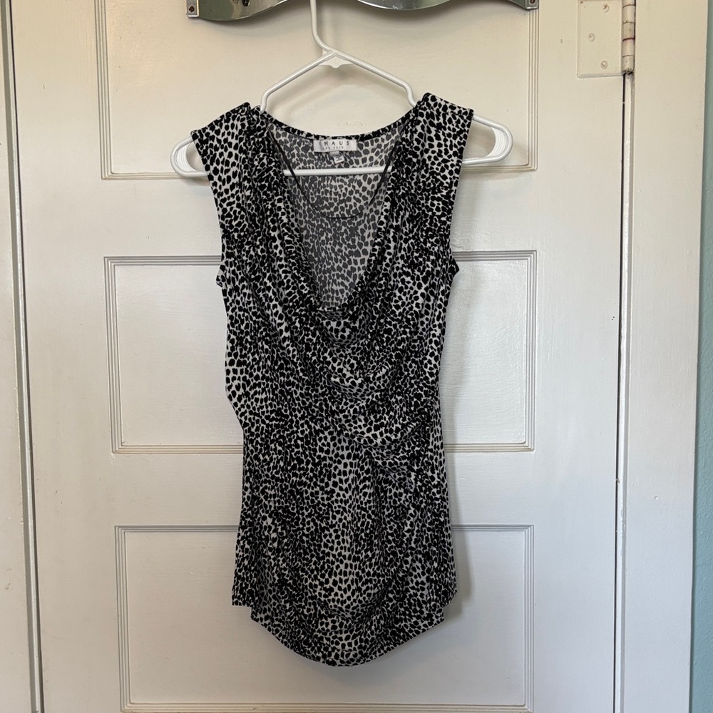 Chaus Sleeveless Cowl Neck Leopard Print Top Black/White w/Ruched Sides Size M